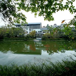 Resort Emerald Hills Club, Kochi